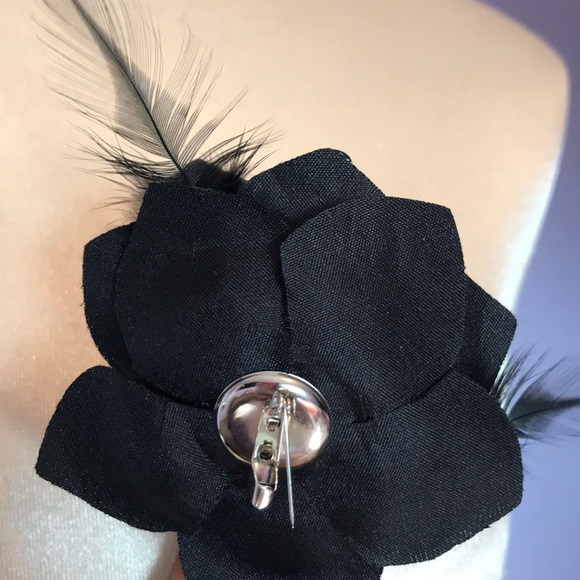 Black Flower Pin - Picture 2 of 2